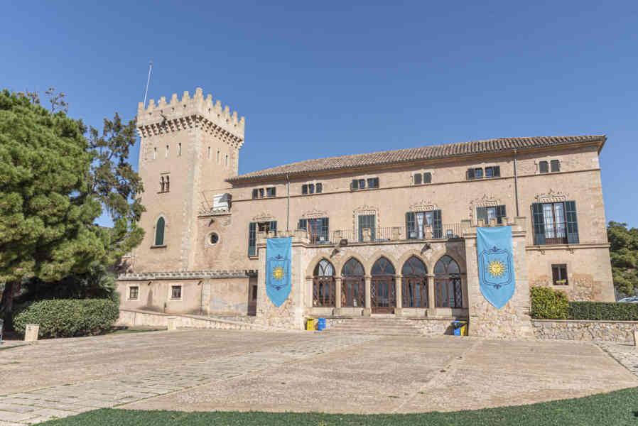 Mallorca - Andratx 05 - Ayuntamiento.jpg